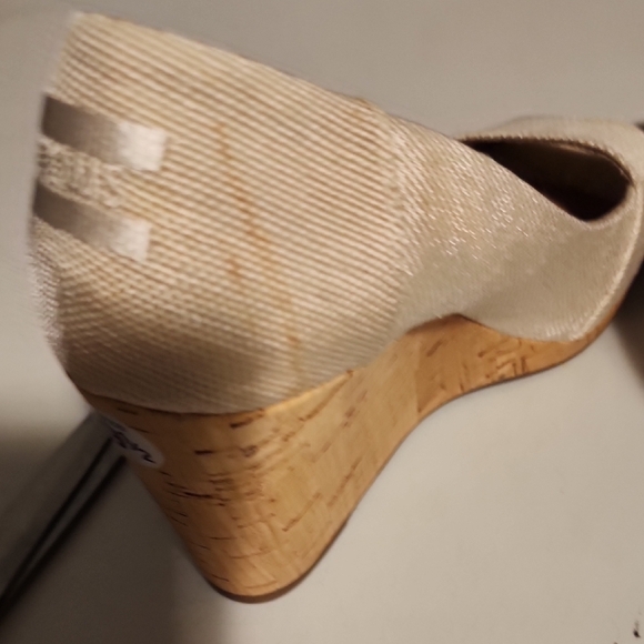 Toms Cream Wedge Shoes with Peep Toe Design - Picture 6 of 9